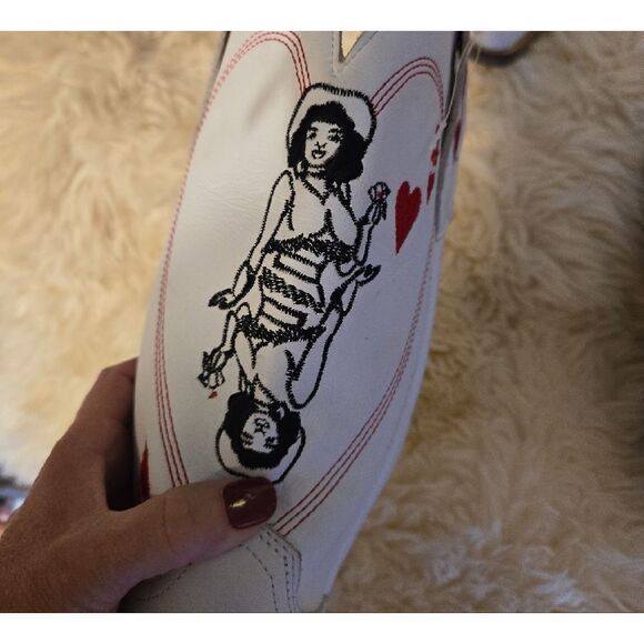 Dingo White Heeled Boots with Red and Black Design - Picture 10 of 11